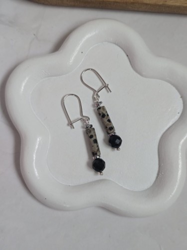 Kolczyki z jaspisem dalmatyńskim i turmalinem