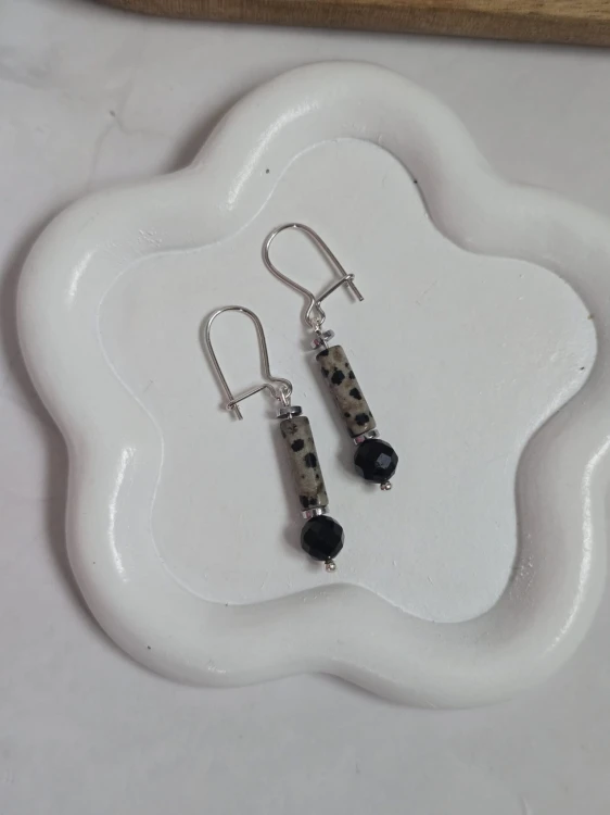 Kolczyki z jaspisem dalmatyńskim i turmalinem