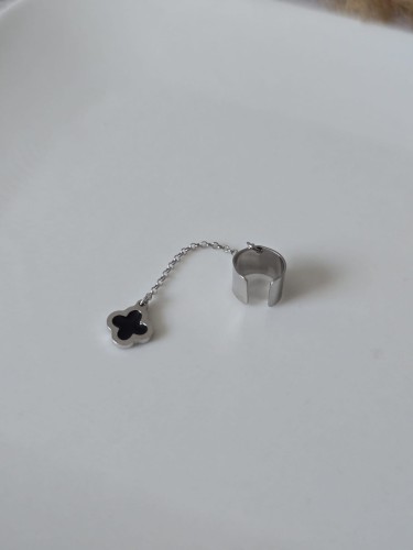 Nausznica Czarna Koniczynka