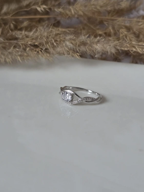 Pierścionek Subtelny Blask