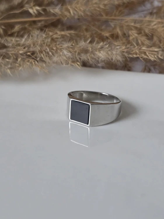 Sygnet Czarny Akcent