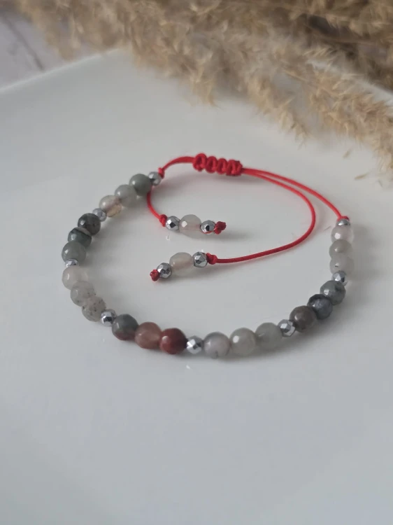 Bransoletka „To ja: Odważna” – czerwony sznurek z kamieniem Heliotrop