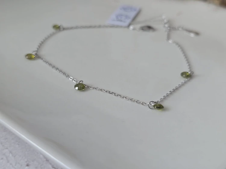 Srebrna bransoletka na nogę Zielony Blask