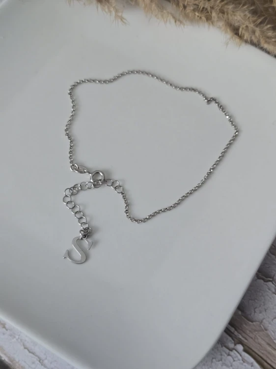 Srebrna bransoletka na nogę Litera S