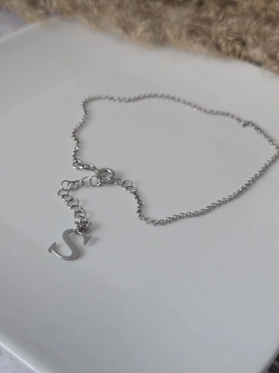 Srebrna bransoletka na nogę Litera S