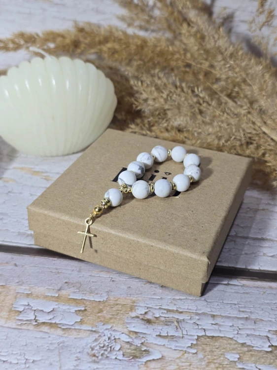 Różaniec z Howlitu i Srebra próby 925 – Światło i Cierpliwość