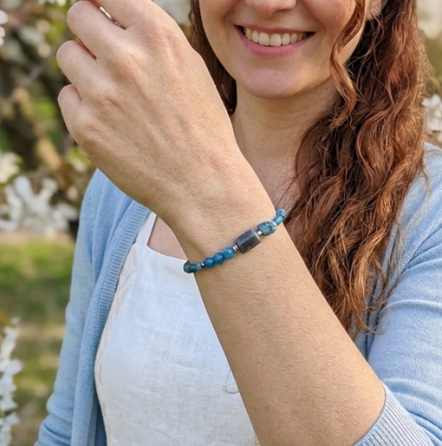 Błękitna Inspiracja – Regulowana Bransoletka z Naturalnym Apatytem