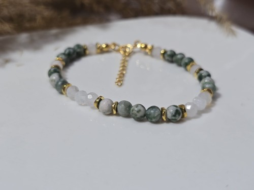 Elegancki Talizman – Bransoletka z Agatem Mszystym, Kamieniem Księżycowym i Złoconym Srebrem