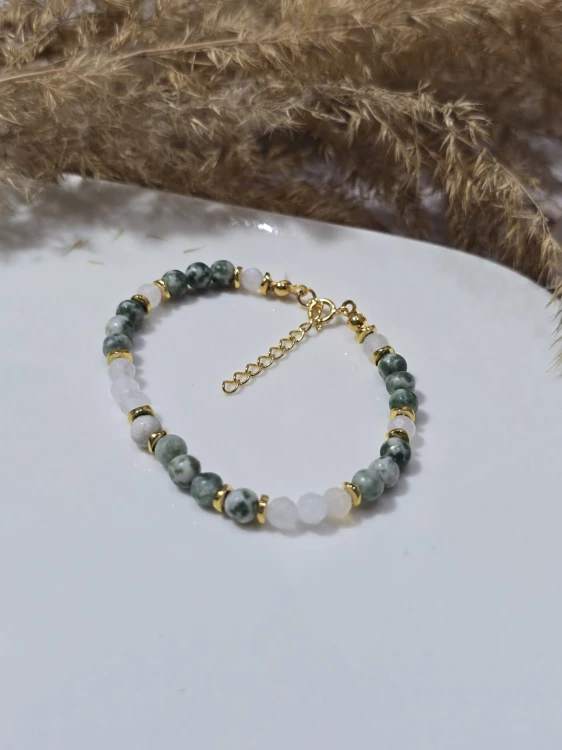 Elegancki Talizman – Bransoletka z Agatem Mszystym, Kamieniem Księżycowym i Złoconym Srebrem